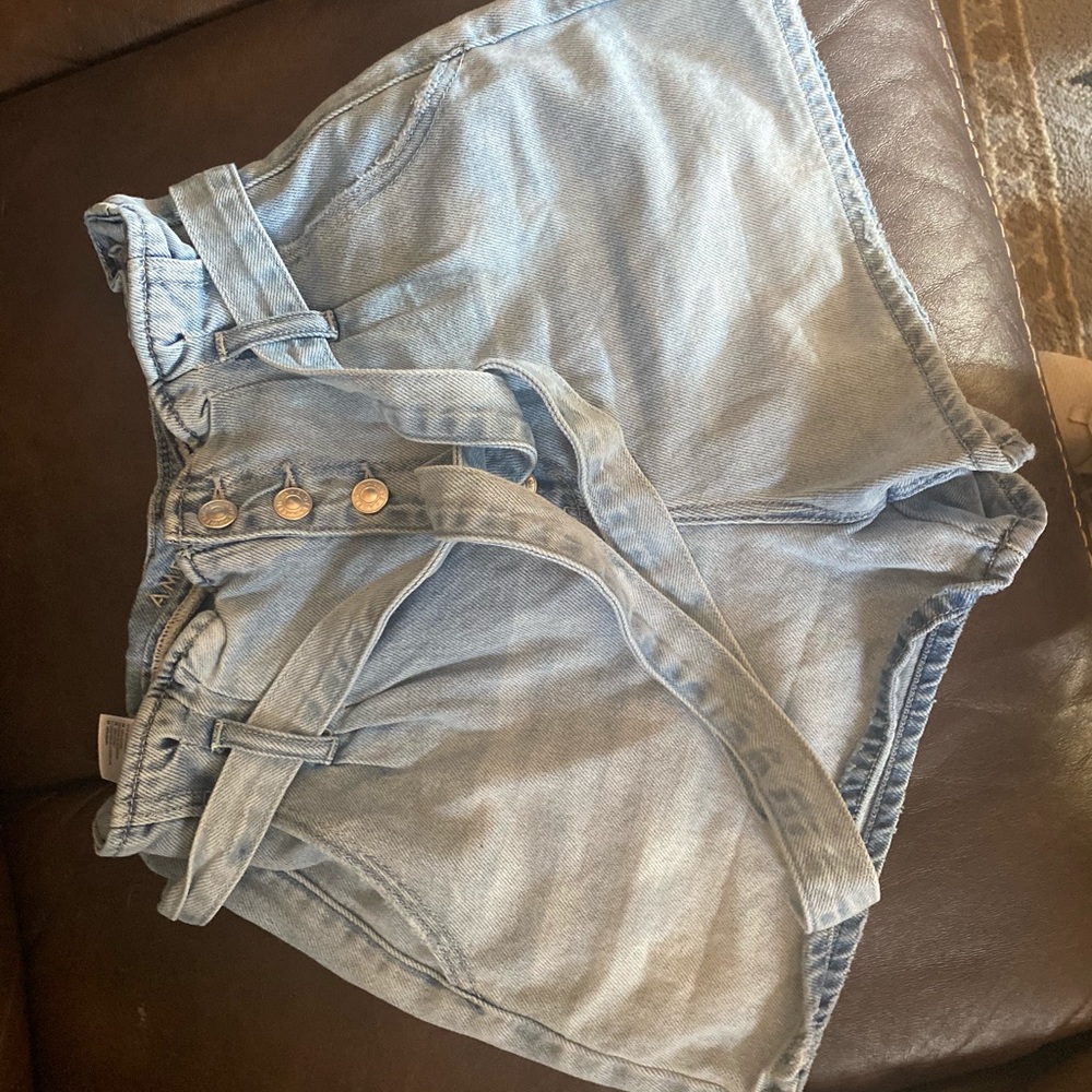 Jean shorts with belt